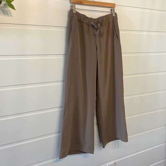 Lululemon wide leg drawstring trouser size 8 27.5 inseam - Picture 2 of 9